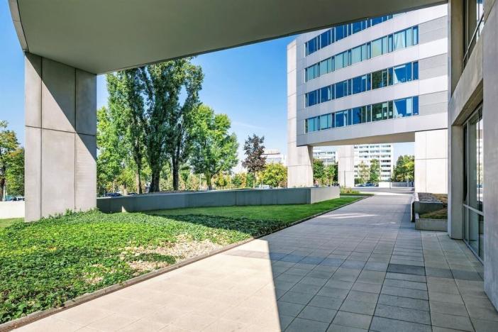 Pronájem kanceláře, Praha - Nusle, Na hřebenech II, 1180 m2