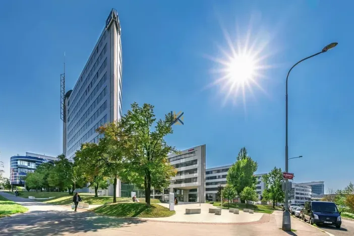 Pronájem kanceláře, Praha - Nusle, Na hřebenech II, 651 m2