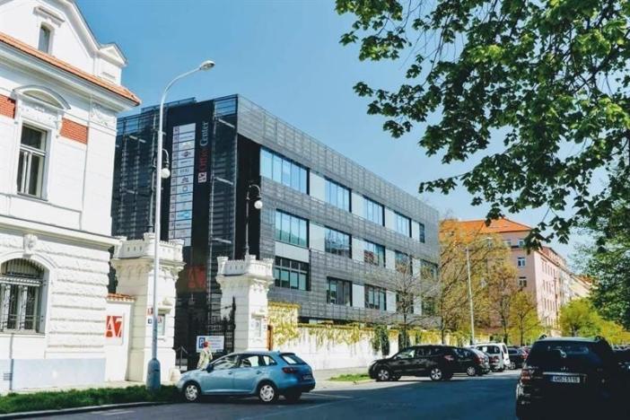 Pronájem kanceláře, Praha - Holešovice, U průhonu, 540 m2