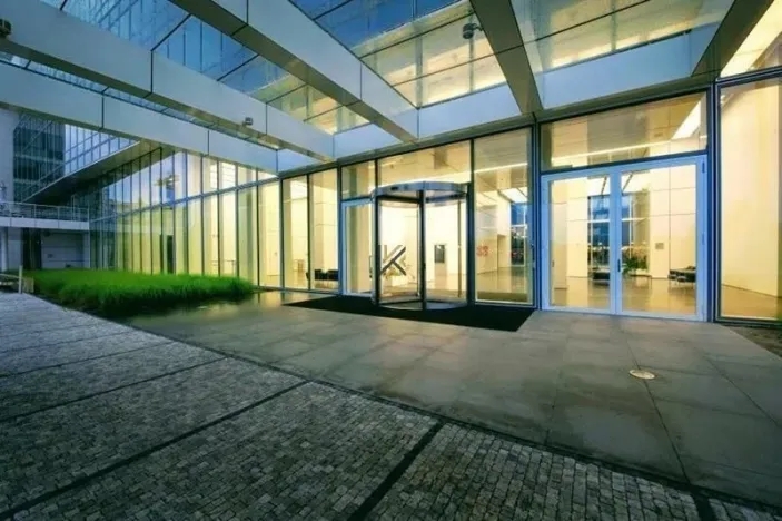 Pronájem kanceláře, Praha - Nusle, Hvězdova, 424 m2