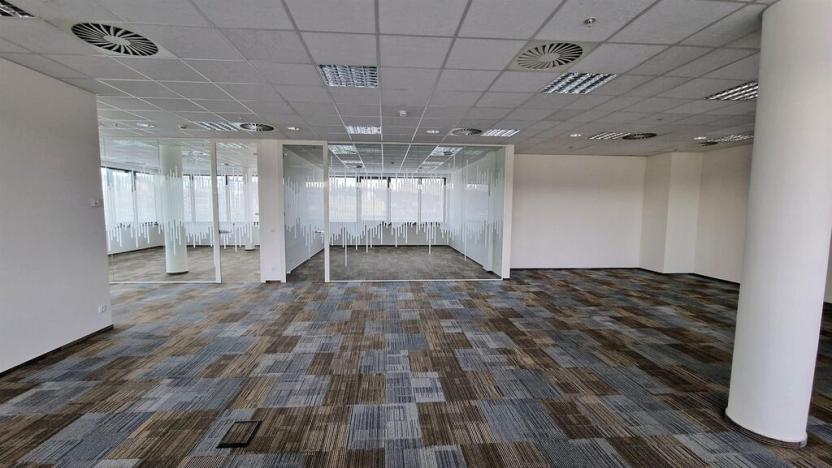 Pronájem kanceláře, Praha - Libeň, Českomoravská, 746 m2