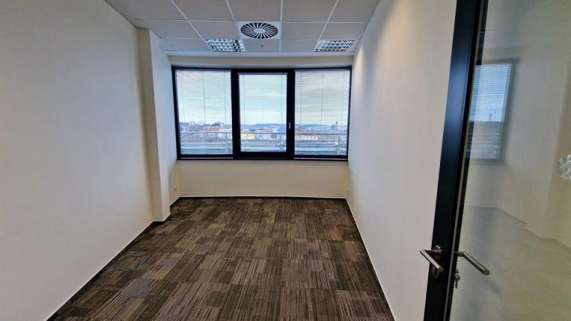 Pronájem kanceláře, Praha - Libeň, Českomoravská, 746 m2