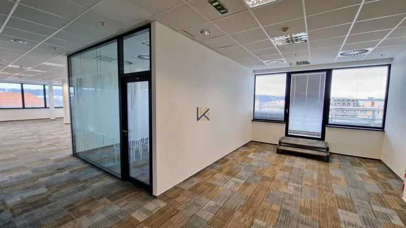 Pronájem kanceláře, Praha - Libeň, Českomoravská, 746 m2