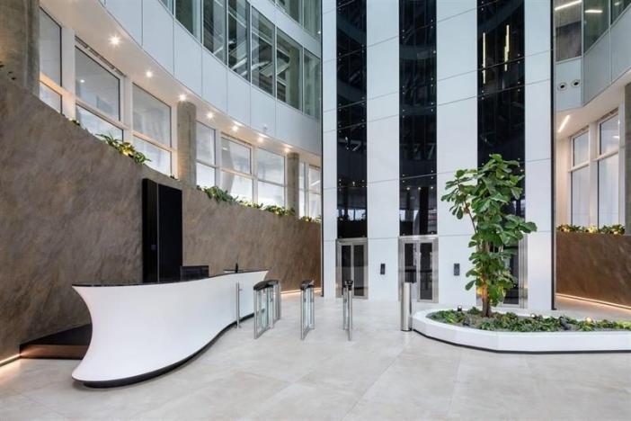 Pronájem kanceláře, Praha - Smíchov, Plzeňská, 387 m2