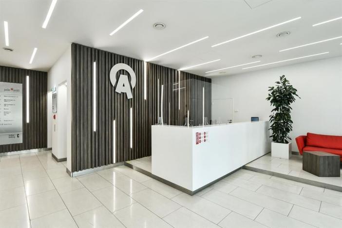 Pronájem kanceláře, Praha - Smíchov, Plzeňská, 439 m2