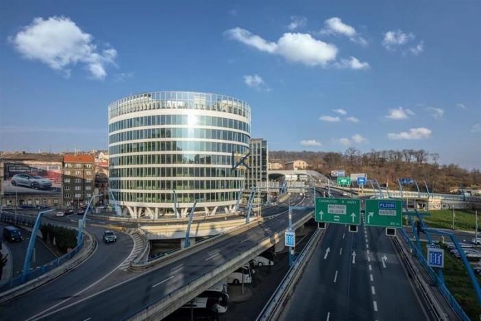 Pronájem kanceláře, Praha - Smíchov, Plzeňská, 387 m2