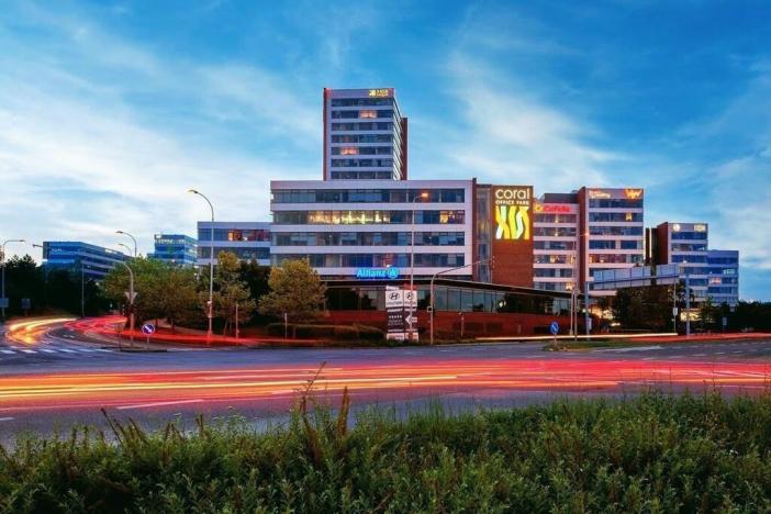 Pronájem kanceláře, Praha - Stodůlky, Bucharova, 1244 m2