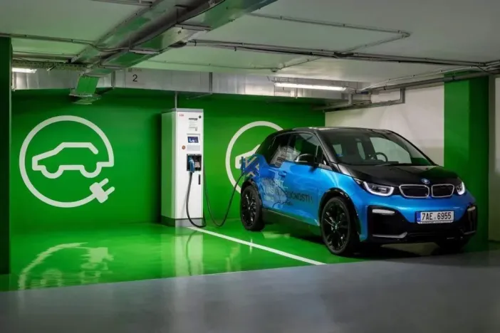 Pronájem kanceláře, Praha - Stodůlky, Bucharova, 1244 m2