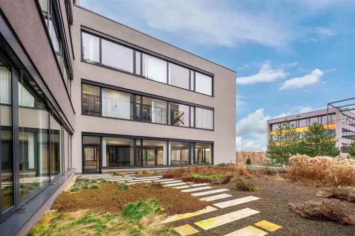 Pronájem kanceláře, Praha - Stodůlky, náměstí Junkových, 2427 m2