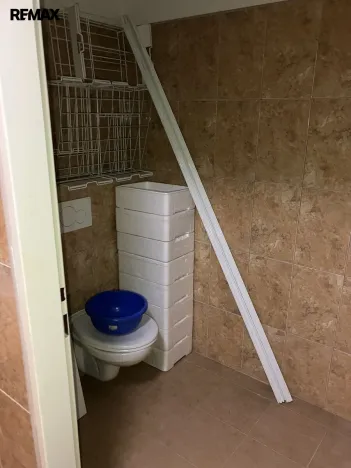 Prodej obchodního prostoru, Karlovy Vary, Bulharská, 92 m2