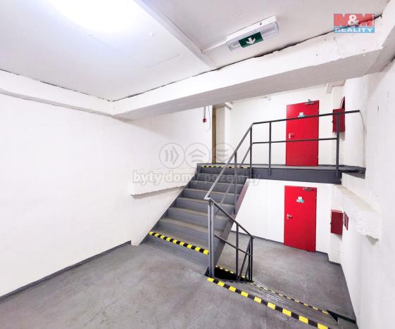 Pronájem garáže, Praha - Střížkov, Lovosická, 18 m2