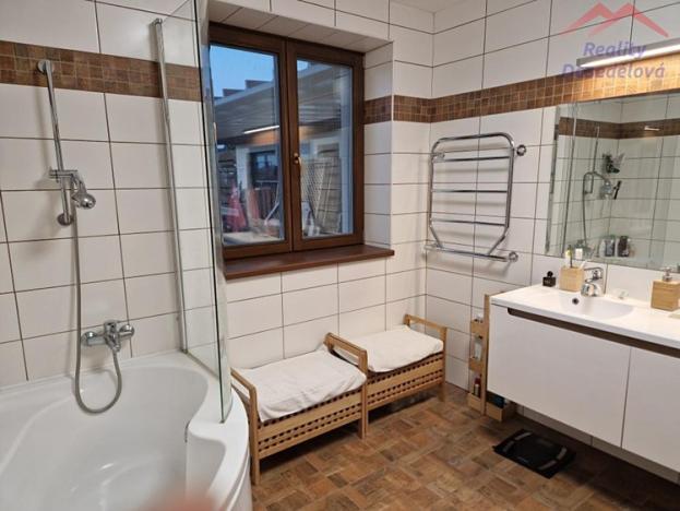 Prodej rodinného domu, Rašovice, 4600 m2