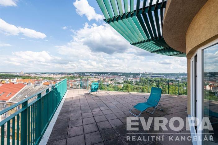 Pronájem bytu 6+kk a větší, Praha - Libeň, Kašparovo náměstí, 204 m2