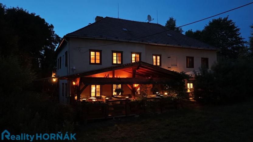 Prodej rodinného domu, Černá v Pošumaví - Bližná, 340 m2