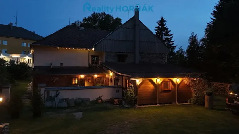 Prodej rodinného domu, Černá v Pošumaví - Bližná, 340 m2