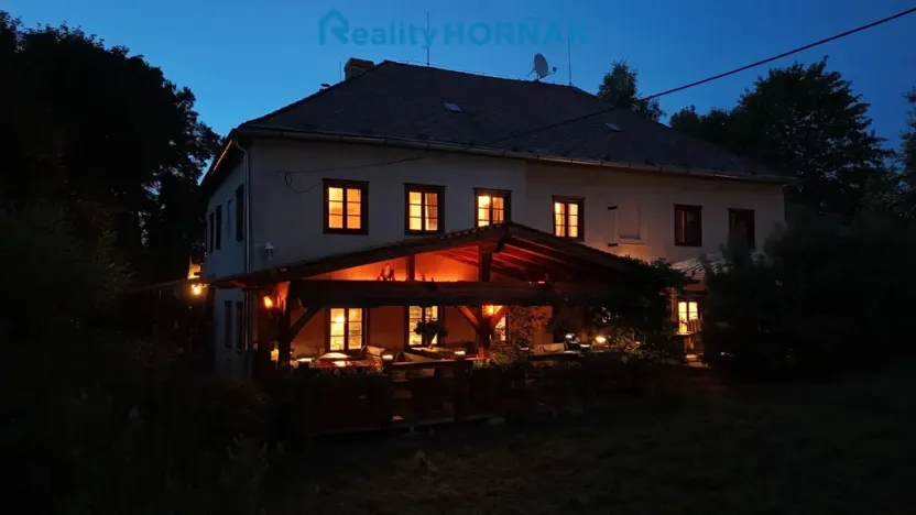Prodej rodinného domu, Černá v Pošumaví - Bližná, 340 m2