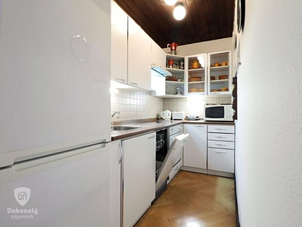 Pronájem bytu 2+kk, Praha - Hradčany, Pod Baštami, 51 m2