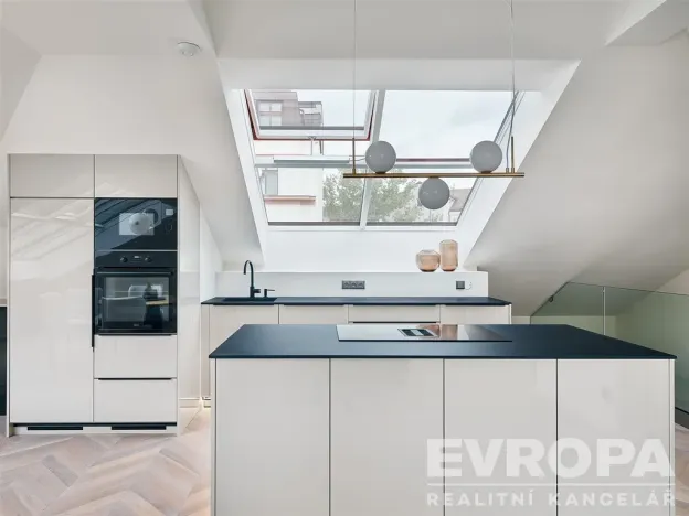 Pronájem bytu 4+kk, Praha - Vinohrady, Šafaříkova, 120 m2