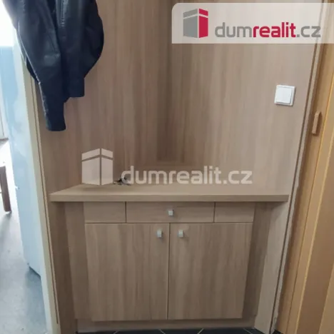 Pronájem bytu 1+kk, Praha - Kamýk, Otradovická, 34 m2