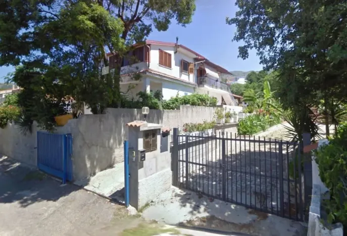 Prodej rodinného domu, 335 m2