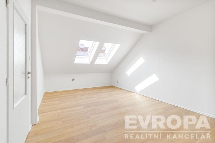 Prodej bytu 2+kk, Praha - Vinohrady, Jagellonská, 41 m2