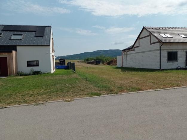 Prodej pozemku pro bydlení, Dolní Dunajovice, U Vodárny, 1600 m2