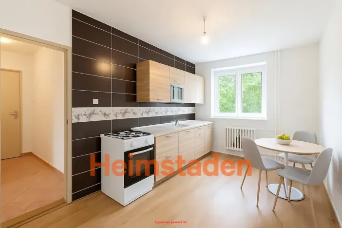 Pronájem bytu 2+1, Karviná - Nové Město, nám. Budovatelů, 55 m2