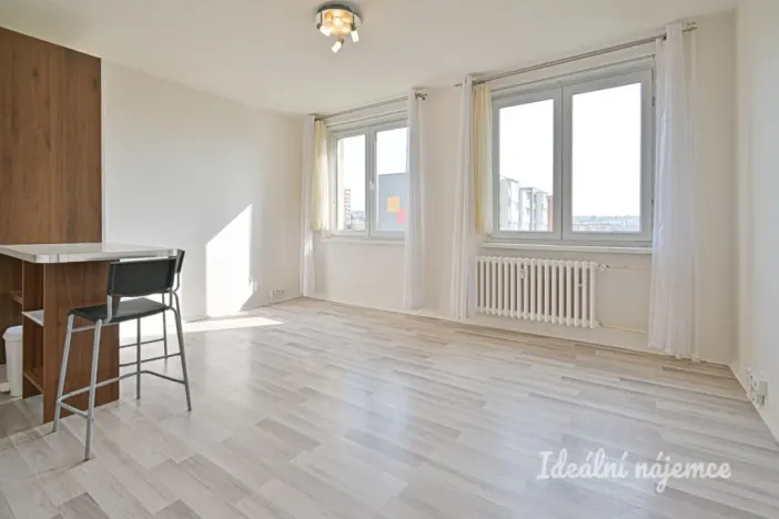 Pronájem bytu 1+kk, Brno - Židenice, Čejkovická, 33 m2