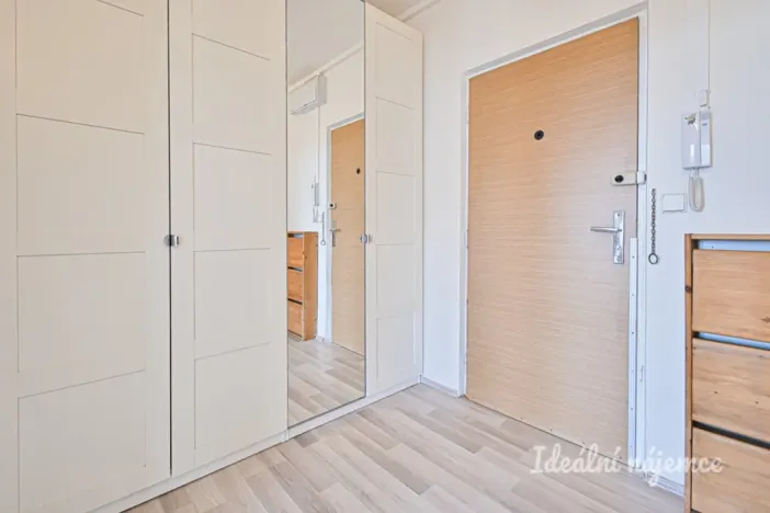 Pronájem bytu 1+kk, Brno - Židenice, Čejkovická, 33 m2