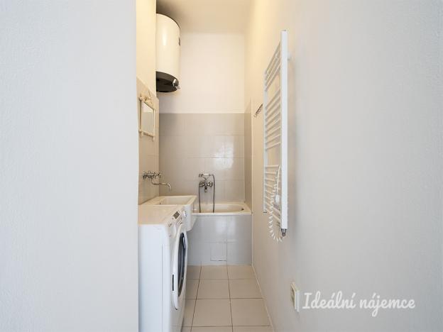 Pronájem bytu 1+kk, Praha - Holešovice, Jankovcova, 28 m2