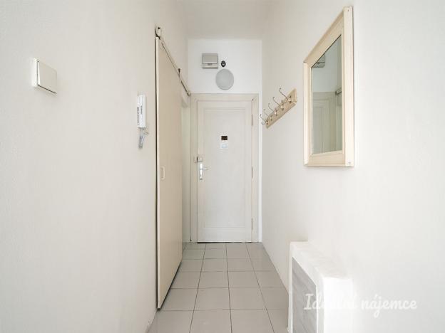 Pronájem bytu 1+kk, Praha - Holešovice, Jankovcova, 28 m2