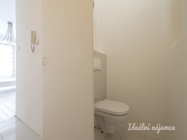 Pronájem bytu 1+kk, Praha - Holešovice, Jankovcova, 28 m2