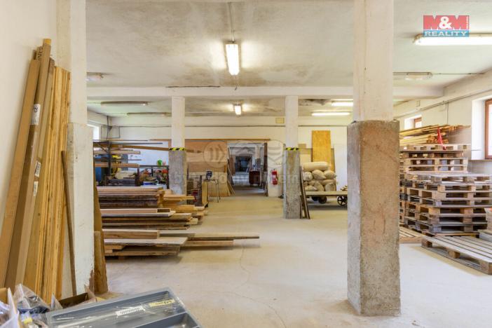 Prodej výrobních prostor, Valšov, 2000 m2