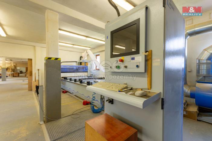 Prodej výrobních prostor, Valšov, 2000 m2