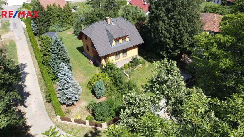 Prodej rodinného domu, Bácovice, 142 m2