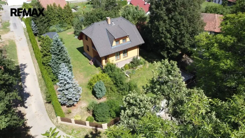 Prodej rodinného domu, Bácovice, 142 m2