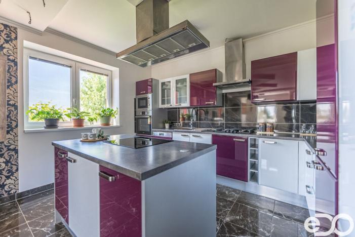 Prodej rodinného domu, Sezemice, Komenského, 190 m2