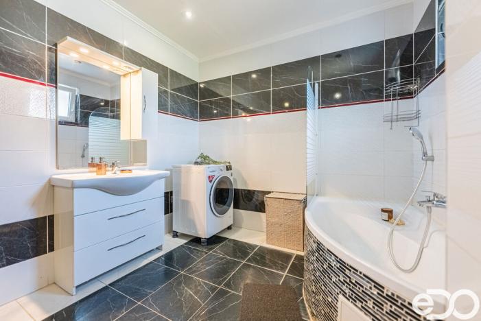 Prodej rodinného domu, Sezemice, Komenského, 190 m2