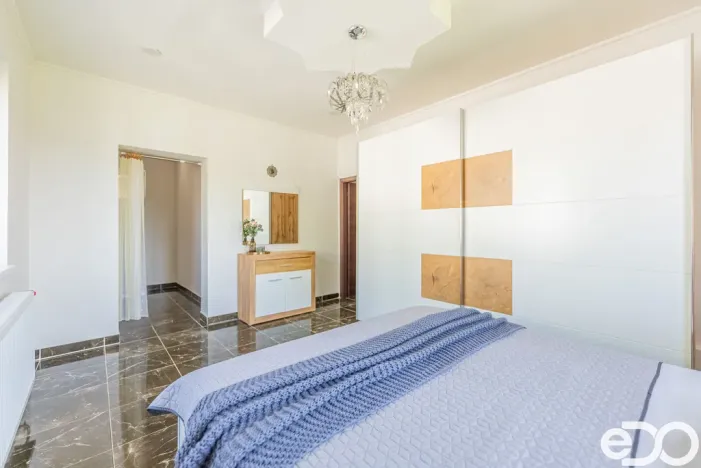 Prodej rodinného domu, Sezemice, Komenského, 190 m2