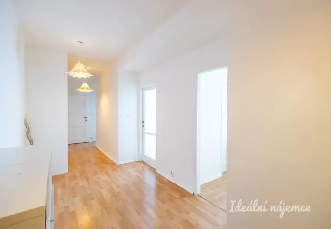 Pronájem bytu 2+1, Praha - Vršovice, Jerevanská, 64 m2