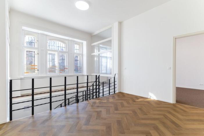 Pronájem kanceláře, Praha - Smíchov, Janáčkovo nábřeží, 187 m2