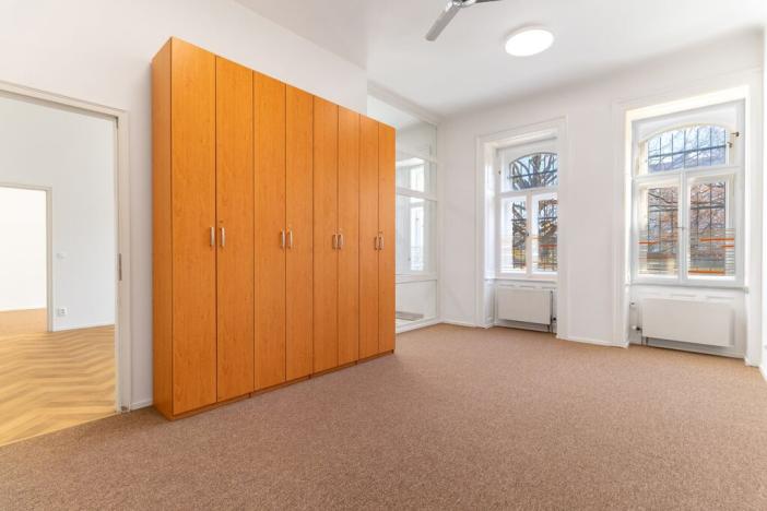 Pronájem kanceláře, Praha - Smíchov, Janáčkovo nábřeží, 187 m2