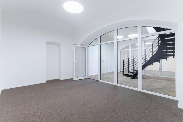 Pronájem kanceláře, Praha - Smíchov, Janáčkovo nábřeží, 187 m2