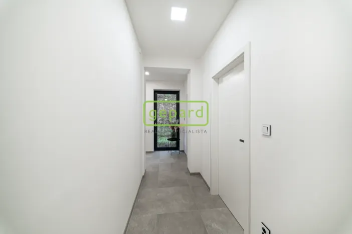 Prodej bytu 1+kk, Praha - Bohnice, V Zámcích, 44 m2