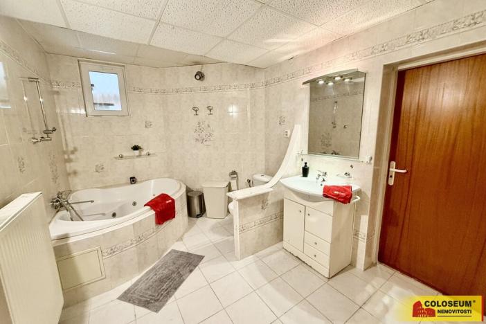 Prodej rodinného domu, Sebranice, 220 m2