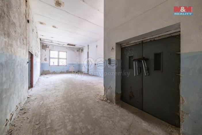 Pronájem skladu, Tochovice, 5693 m2