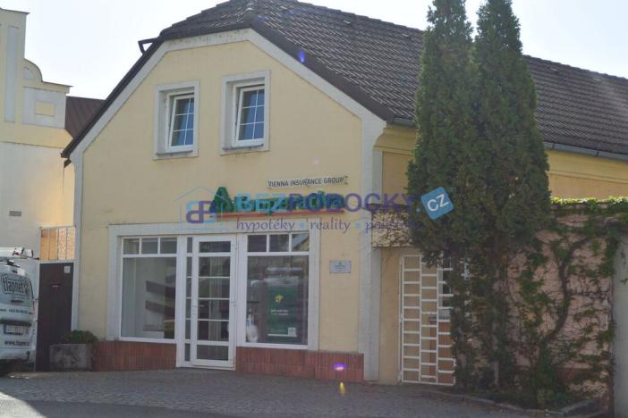 Pronájem obchodního prostoru, Světlá nad Sázavou, náměstí Trčků z Lípy, 100 m2