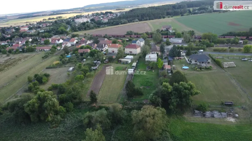 Prodej pozemku pro bydlení, Vroutek, Nádražní, 810 m2