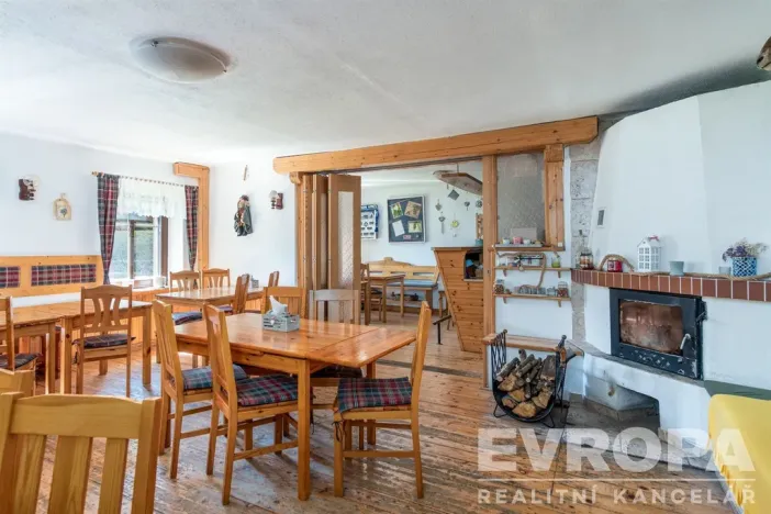 Prodej ubytování, Vrchlabí - Hořejší Vrchlabí, Na stráni, 230 m2