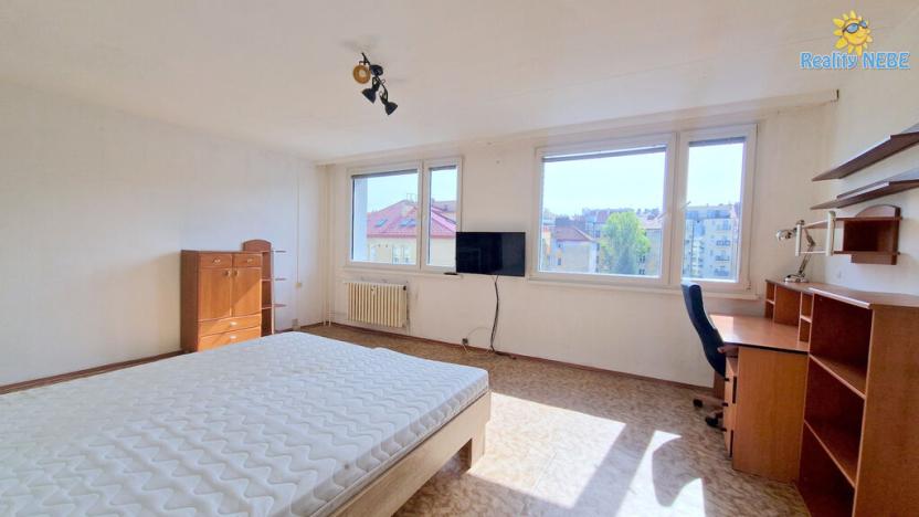 Pronájem bytu 1+kk, Praha - Žižkov, Táboritská, 38 m2